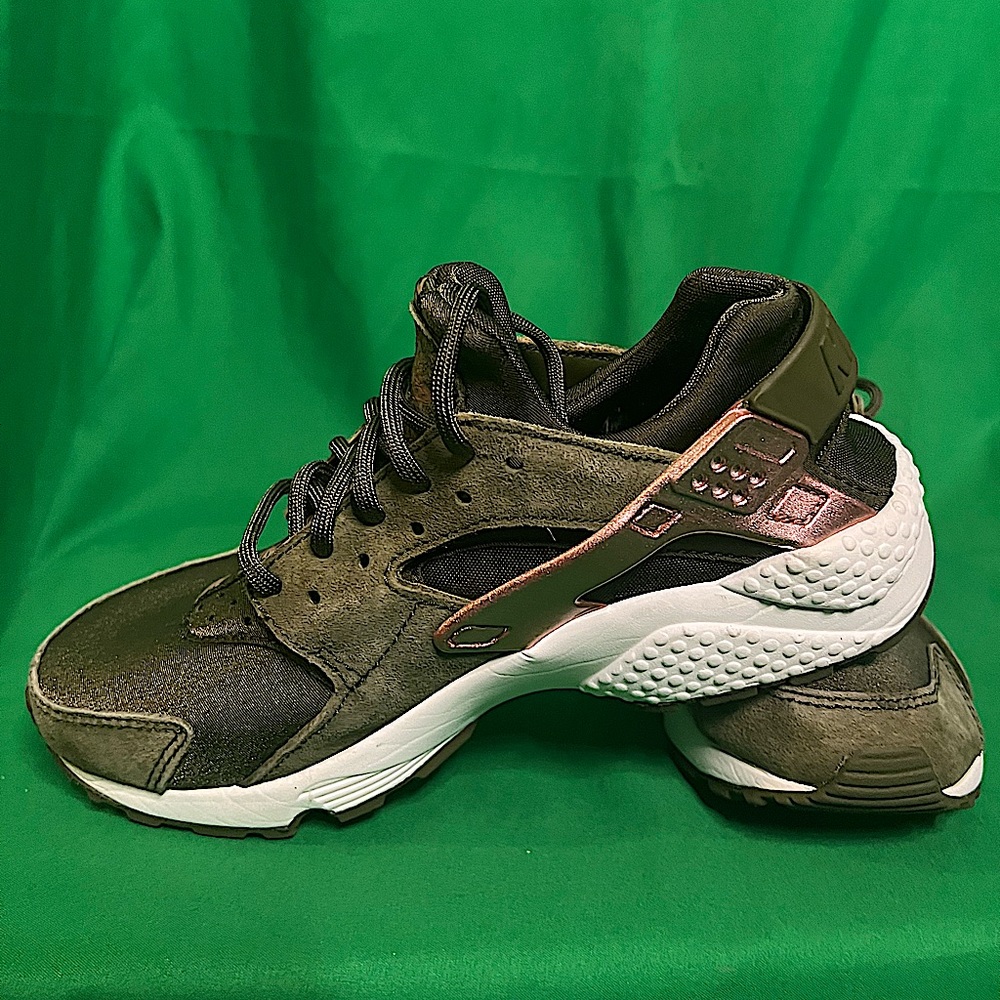 Sadly I bought these in the wrong size so I never got a chance to wear them.